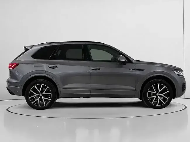 Usado VW Touareg Elegance 286 CV (210 kW) 2022 Gris SUV