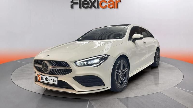 Usado Mercedes CLA200 Shooting Brake 165 CV (121 kW) 2021 Blanco Familiar