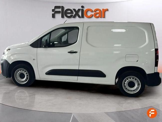 Usado Citroën Berlingo Live 102 CV (75 kW) 2021 Blanco Monovolumen