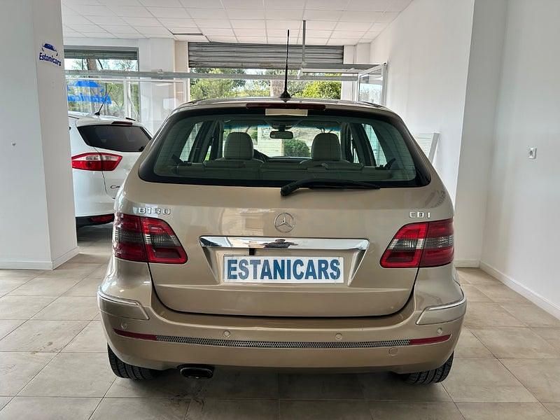 Usado Mercedes B180 109 CV (80 kW) 2007 Beige Monovolumen