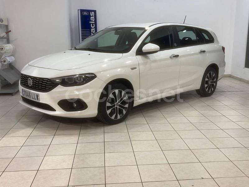 Usado Fiat Tipo Life 95 CV (69 kW) 2021 Blanco Familiar