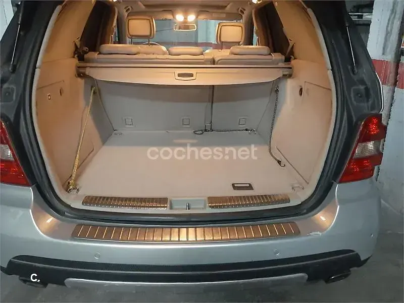Usado Mercedes ML350 272 CV (200 kW) 2006 Gris / plata SUV