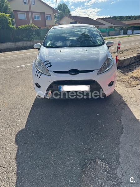 Blanco Usado 2009 Ford Fiesta Sport Utilitario | 3000 € (Precio justo) - Imagen 1/4
