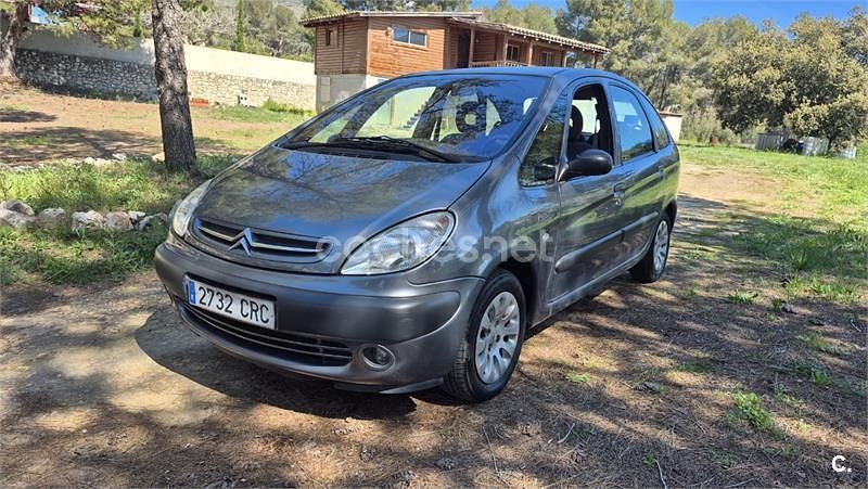 Usado Citroën Xsara Picasso 90 CV (66 kW) 2004 Gris / plata Monovolumen