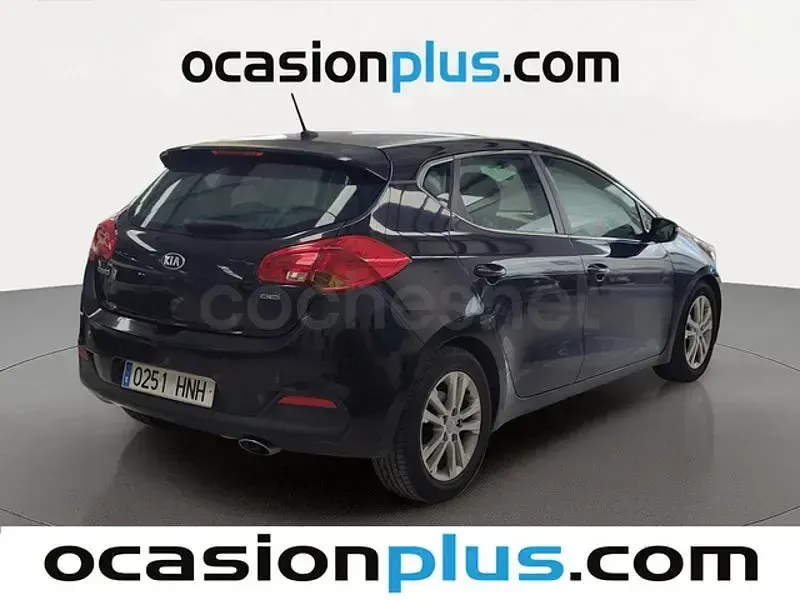 Usado Kia Ceed GT 128 CV (94 kW) 2012 Negro Berlina