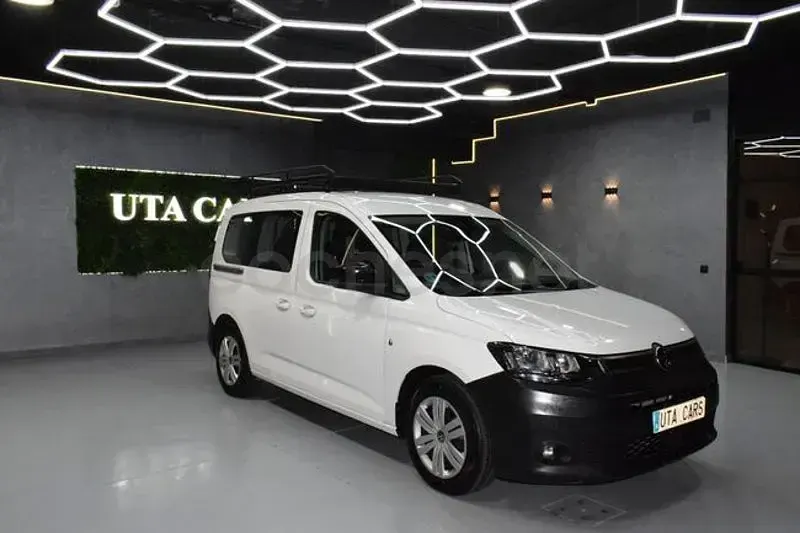 Usado VW Caddy 122 CV (89 kW) 2021 Blanco Monovolumen