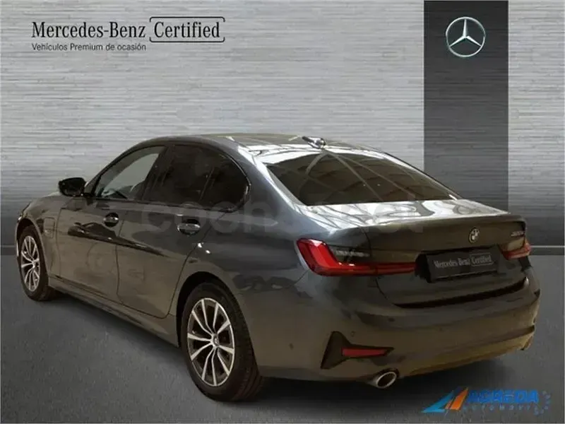 Usado BMW 320e Comfort Edition 204 CV (150 kW) 2022 Gris / plata Berlina