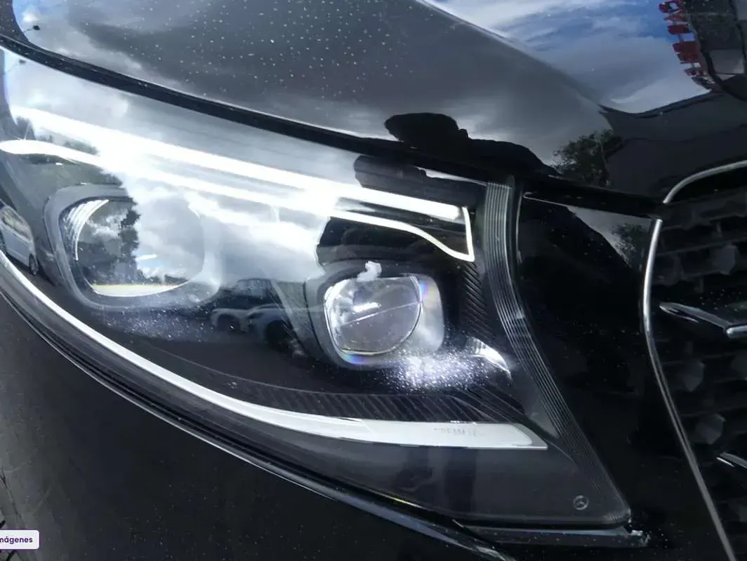Usado Mercedes V220 163 CV (119 kW) 2024 Negro Monovolumen