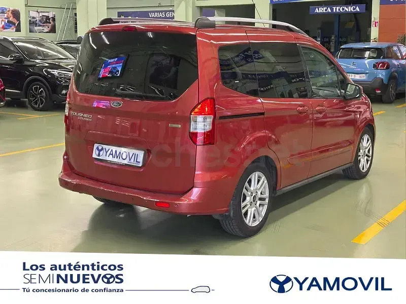 Usado Ford Tourneo Courier Titanium 100 CV (73 kW) 2016 Naranja Monovolumen