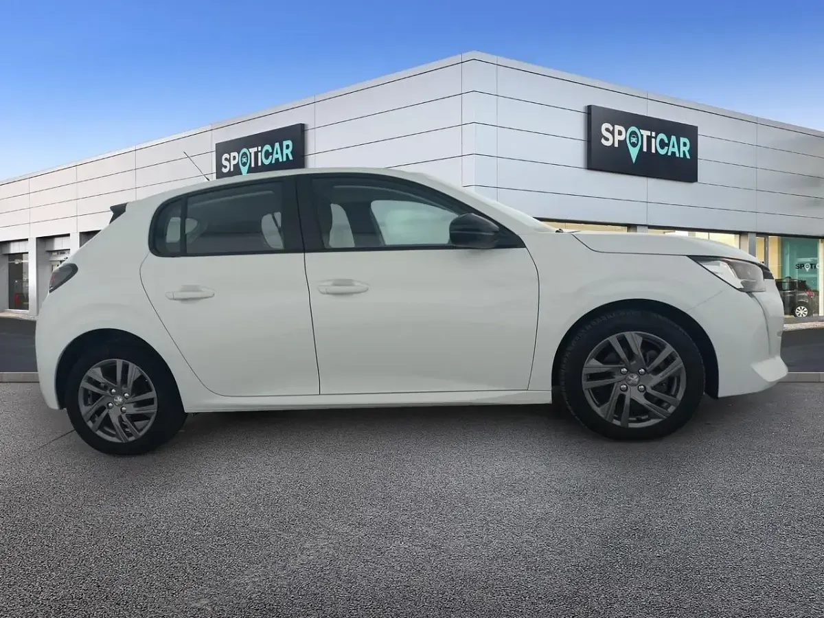 Usado Peugeot 208 Active 100 CV (73 kW) 2022 Blanco Utilitario