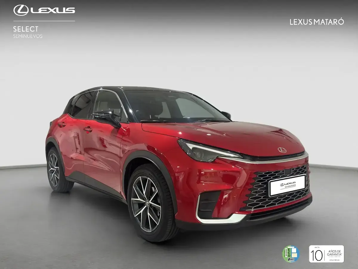 Usado Lexus LBX 136 CV (100 kW) 2024 Rojo SUV