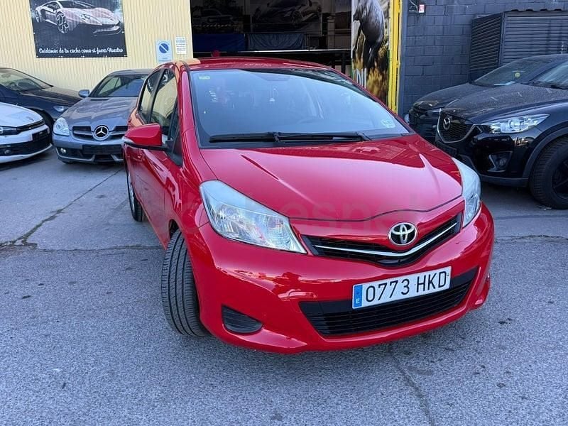 Brugt Toyota Yaris Active 90 HK (66 kW) 2012 Rød Hatchback