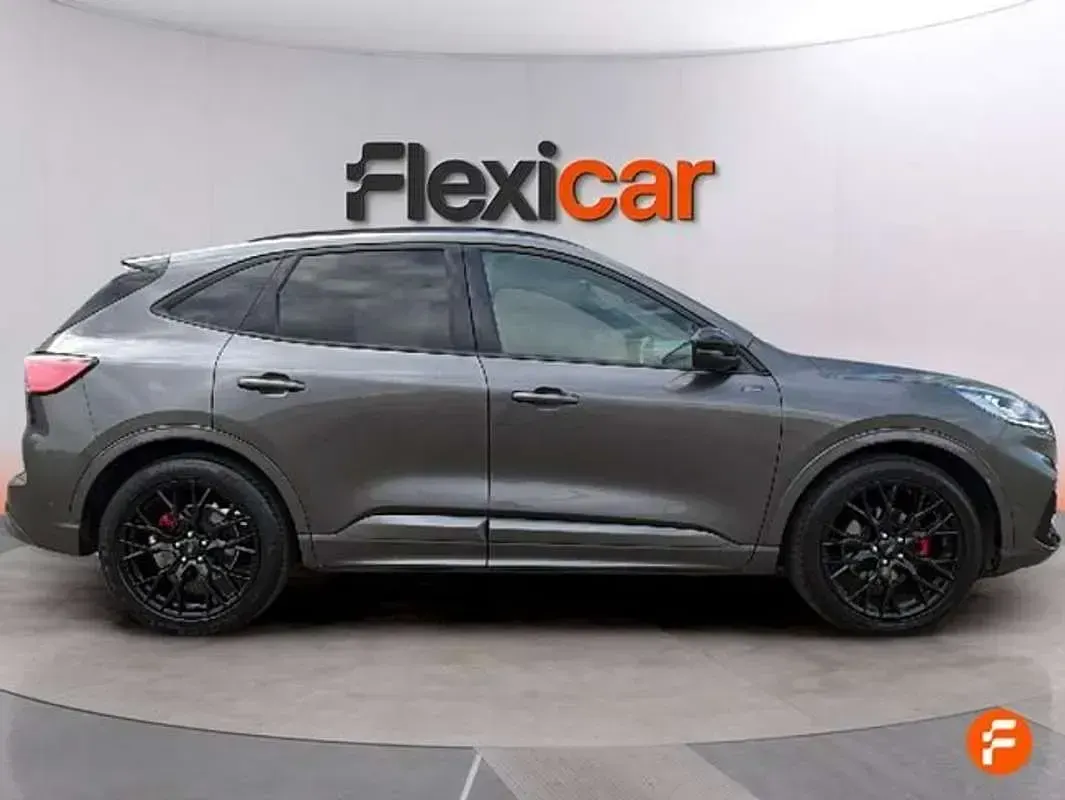 Usado Ford Kuga ST-Line 150 CV (110 kW) 2023 Gris SUV