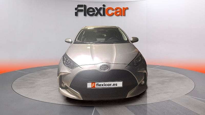 Usado Toyota Yaris Hybrid Active 116 CV (85 kW) 2024 Gris Berlina