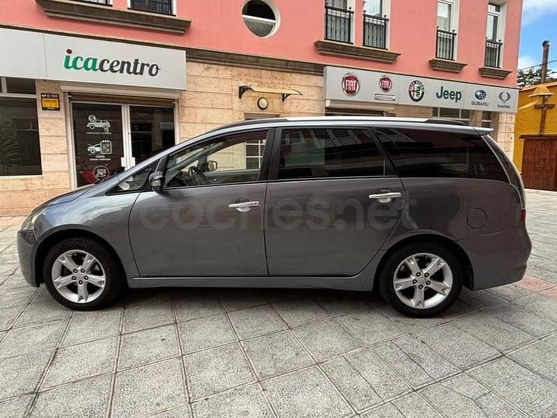 Usado Mitsubishi Grandis Intense 136 CV (100 kW) 2008 Gris / plata Monovolumen