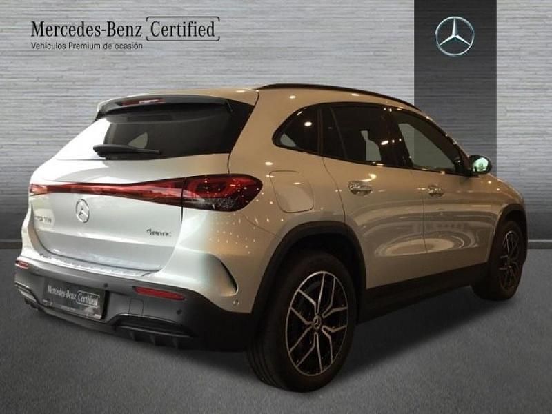 Usado Mercedes EQA300 167 kW (228 CV) 2024 Plata SUV