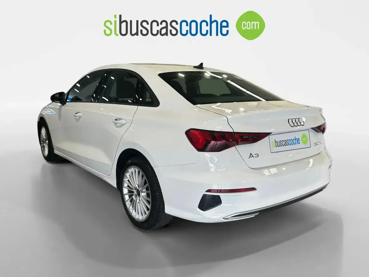 Usado Audi A3 116 CV (85 kW) 2022 Blanco Berlina