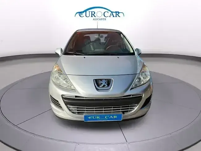 Usado Peugeot 207 Envy 75 CV (55 kW) 2010 Gris Utilitario