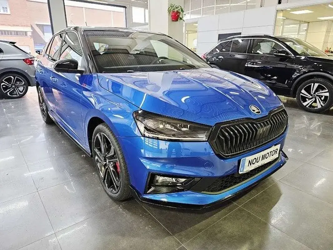 Nuevo Skoda Fabia 177 CV (130 kW) 2026 Azul Utilitario