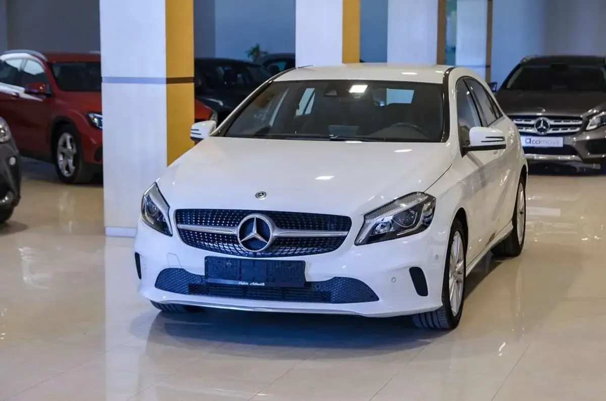 Usado Mercedes A200 139 CV (102 kW) 2018 Blanco Utilitario