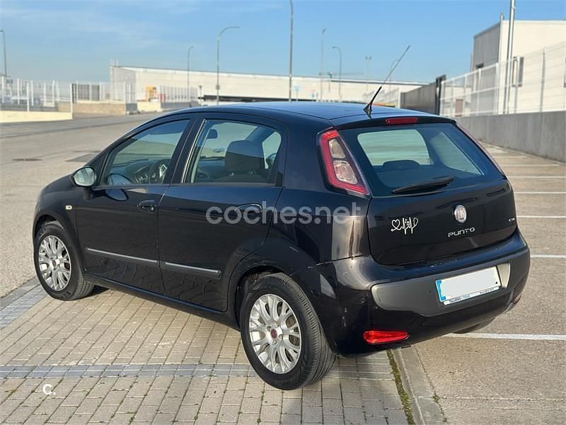 Usado Fiat Punto Evo Dynamic 90 CV (66 kW) 2011 Negro Utilitario