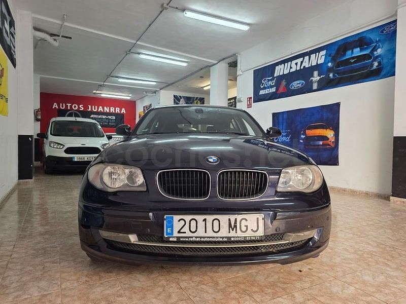 Usado BMW 116 122 CV (89 kW) 2008 Negro Utilitario