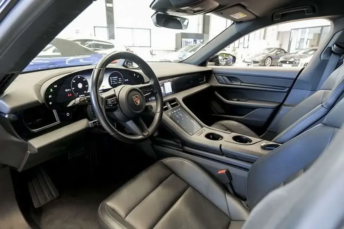Usado Porsche Taycan Sport Turismo 303 kW (413 CV) 2023 Negro Familiar