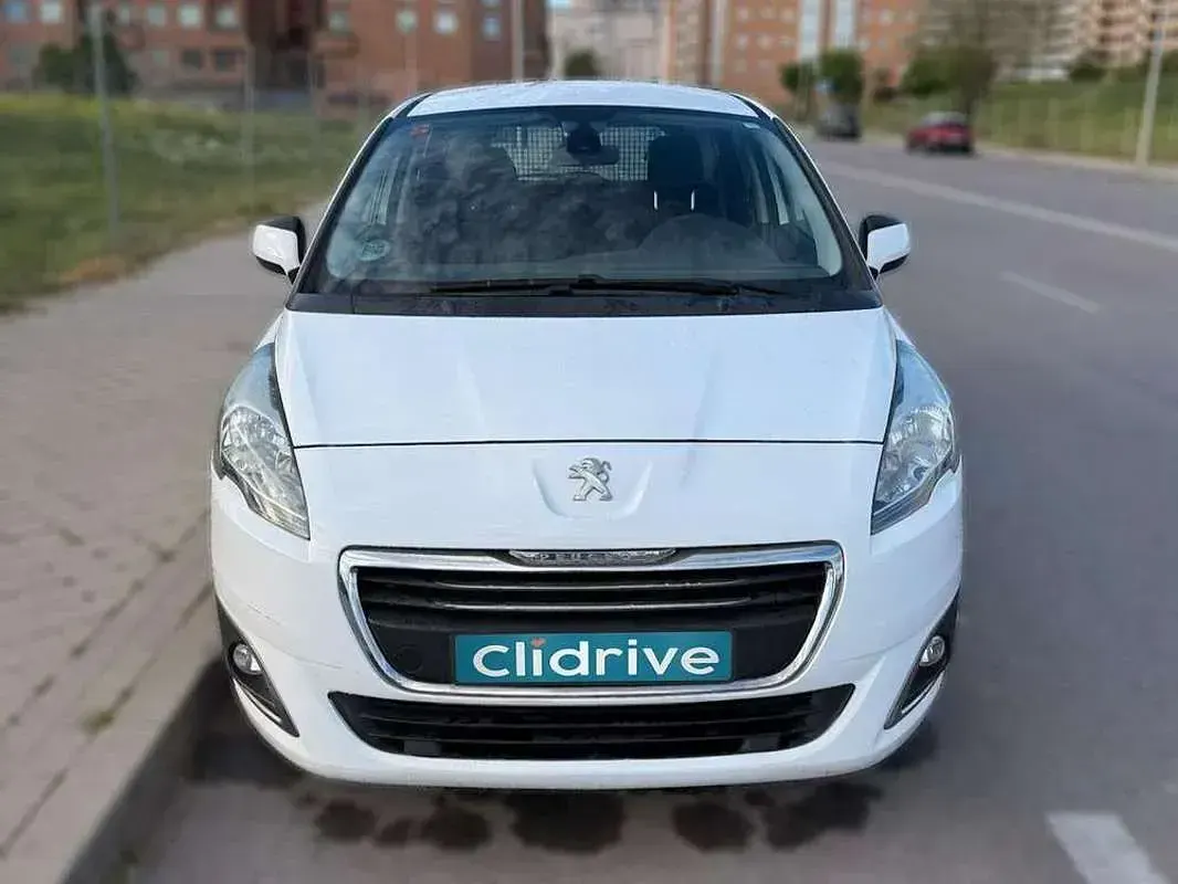Usado Peugeot 5008 Active 120 HP (88 kW) 2016 Branco Monovolume