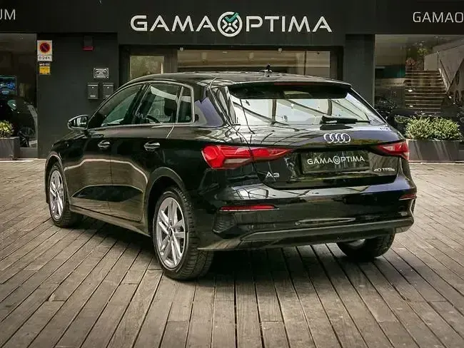 Usado Audi A3 Sportback e-tron Attraction 204 CV (150 kW) 2022 Negro Utilitario