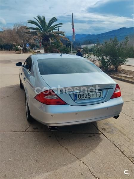 Usado Mercedes CLS320 224 CV (164 kW) 2007 Gris / plata Berlina
