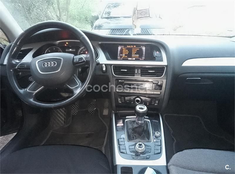 Usado Audi A4 136 CV (100 kW) 2015 Negro Familiar