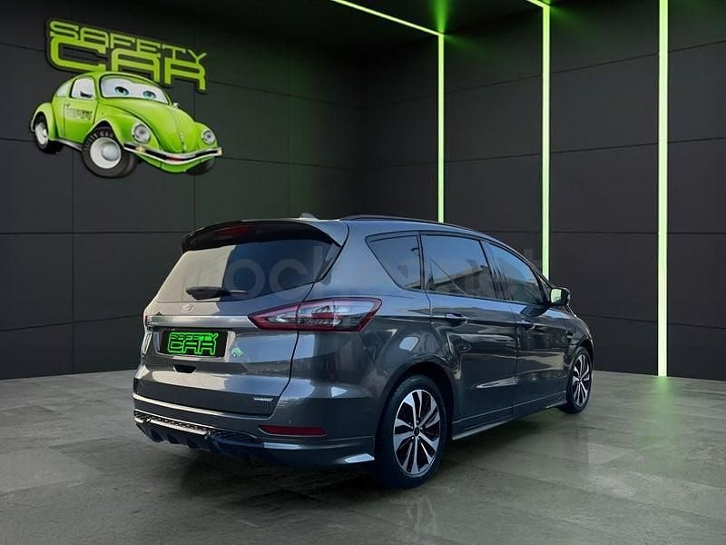 Usado Ford S-MAX ST-Line 190 CV (139 kW) 2023 Gris / plata Monovolumen