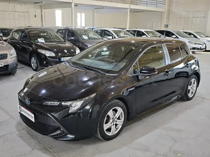 Usado Toyota Corolla Active 122 CV (89 kW) 2019 Negro Berlina