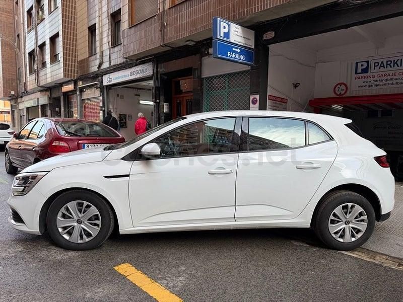 Usado Renault Mégane IV Business 115 CV (84 kW) 2019 Gris / plata Berlina