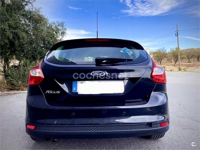 Usado Ford Focus 125 CV (91 kW) 2013 Negro Berlina