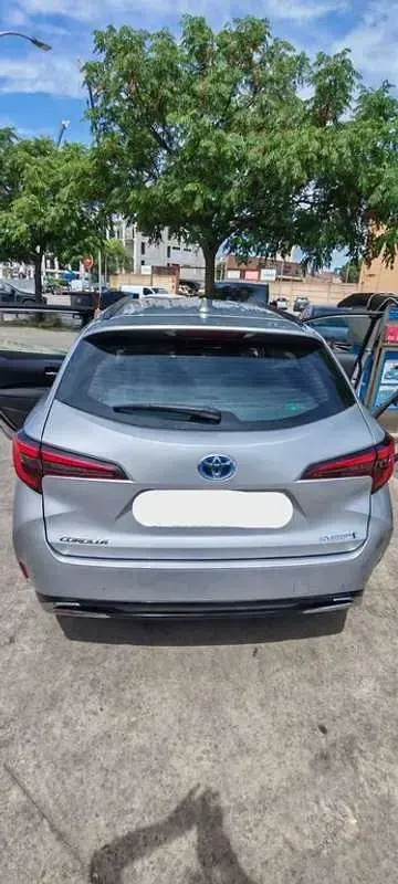 Usado Toyota Corolla Active 140 CV (102 kW) 2023 Gris Familiar