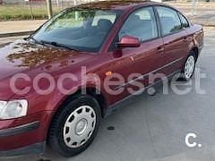 Usado VW Passat Comfortline 110 CV (80 kW) 1997 Granate Berlina