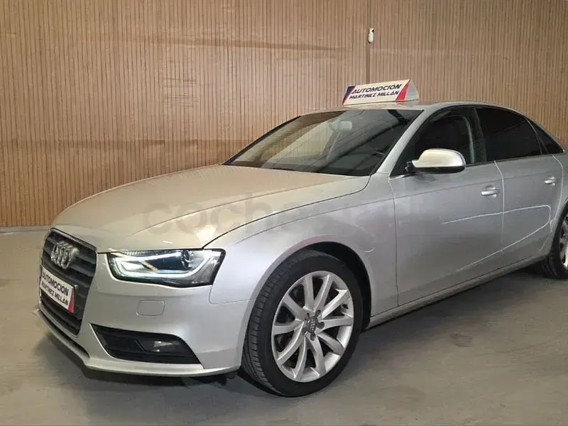 Usado Audi A4 150 CV (110 kW) 2014 Gris / plata Berlina