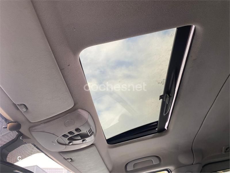 Usado Mercedes Viano 150 CV (110 kW) 2004 Gris / plata Monovolumen