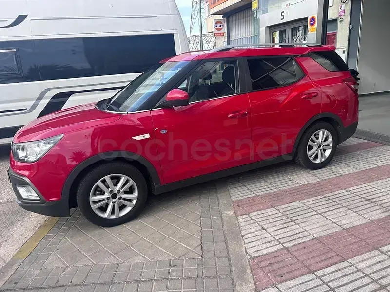 Usado SsangYong XLV Limited 115 CV (84 kW) 2016 Rojo SUV