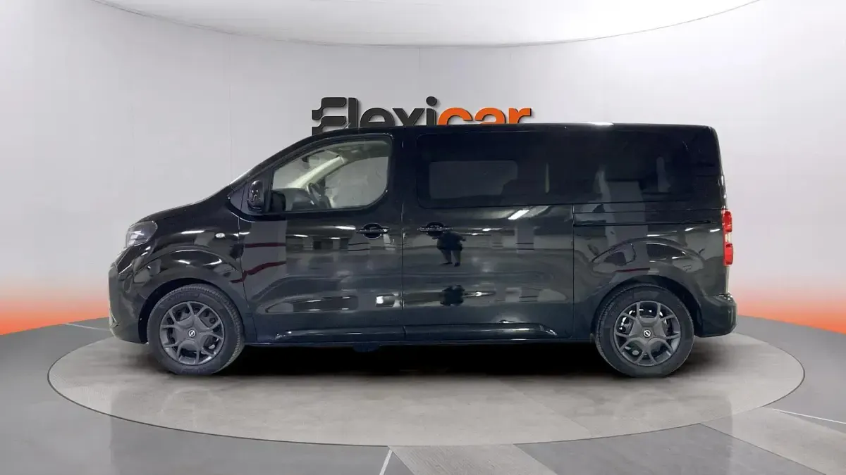 Usado Opel Zafira Life 177 CV (130 kW) 2025 Negro Monovolumen