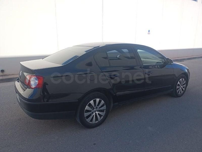 Usado VW Passat Edition 140 CV (102 kW) 2009 Negro Berlina
