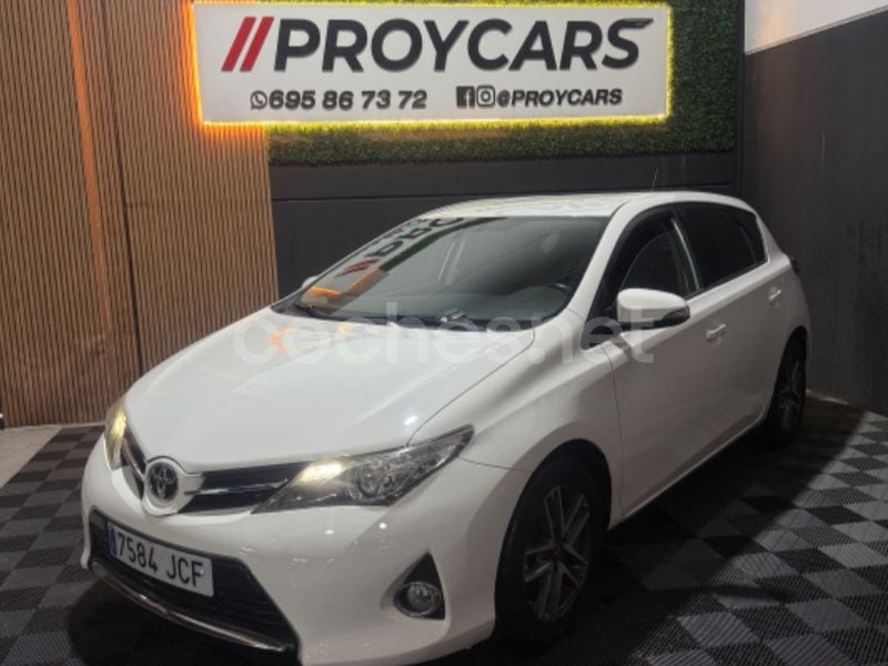 Blanco Usado 2015 Toyota Auris Berlina | 10.990 € (Buen precio) - Imagen 1/4