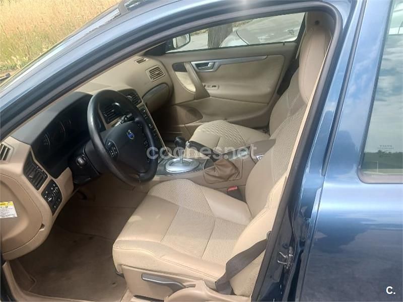 Usado Volvo S60 Momentum 140 CV (102 kW) 2006 Azul Berlina