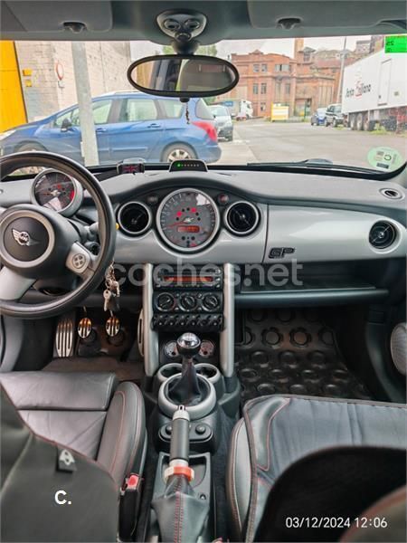 Usado Mini John Cooper Works 218 CV (160 kW) 2006 Gris / plata Utilitario