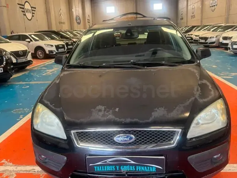 Usado Ford Focus Ghia 136 CV (100 kW) 2005 Negro Berlina