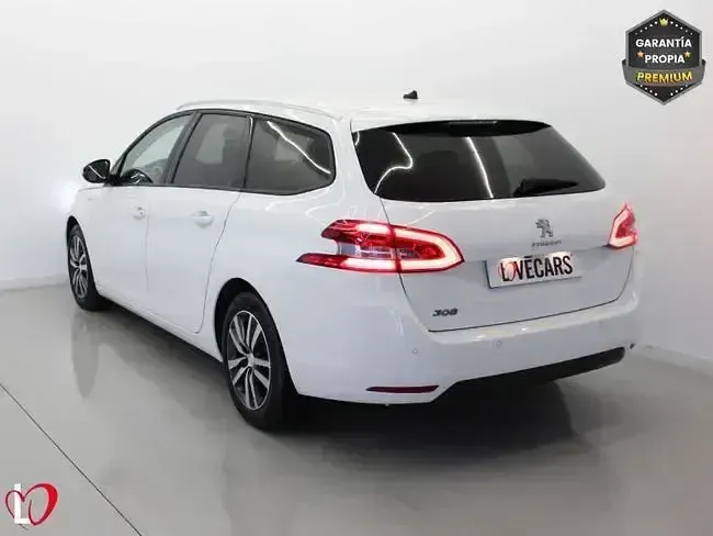 Usado Peugeot 308 Active 131 CV (96 kW) 2021 Blanco Utilitario