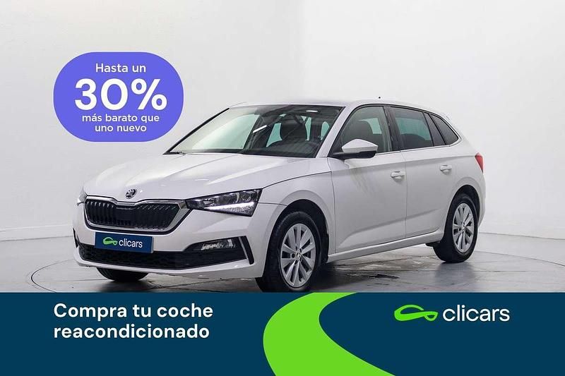 Usado Skoda Scala Selection 116 CV (85 kW) 2023 Blanco Utilitario