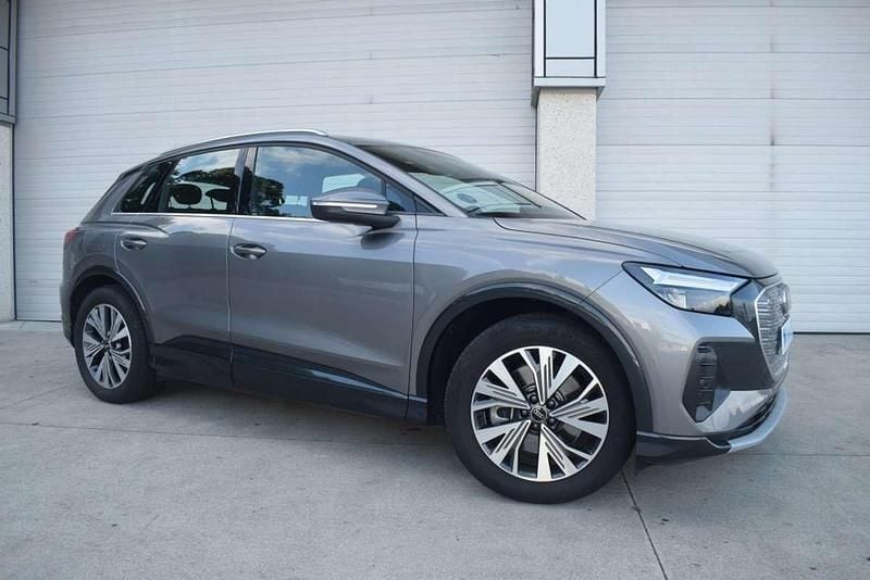 Usado Audi Q4 e-tron Advanced Plus 150 kW (204 CV) 2024 Gris SUV