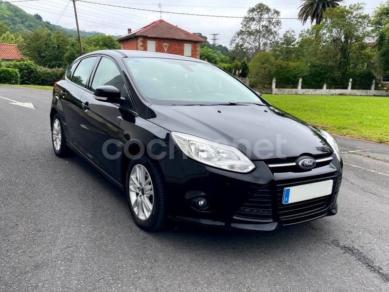 Negro Usado 2012 Ford Focus Sport Berlina | 5999 € (Buen precio) - Imagen 1/4
